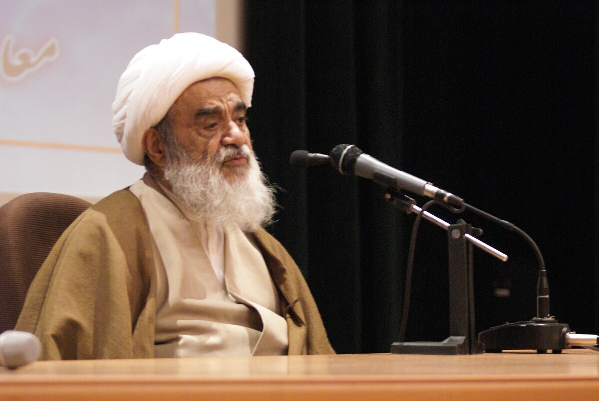 آیت‌الله مظاهری: اگر به «حجاب» باید توجه شود به «گرفتاری‌های معیشتی» مردم هم باید توجه کرد
