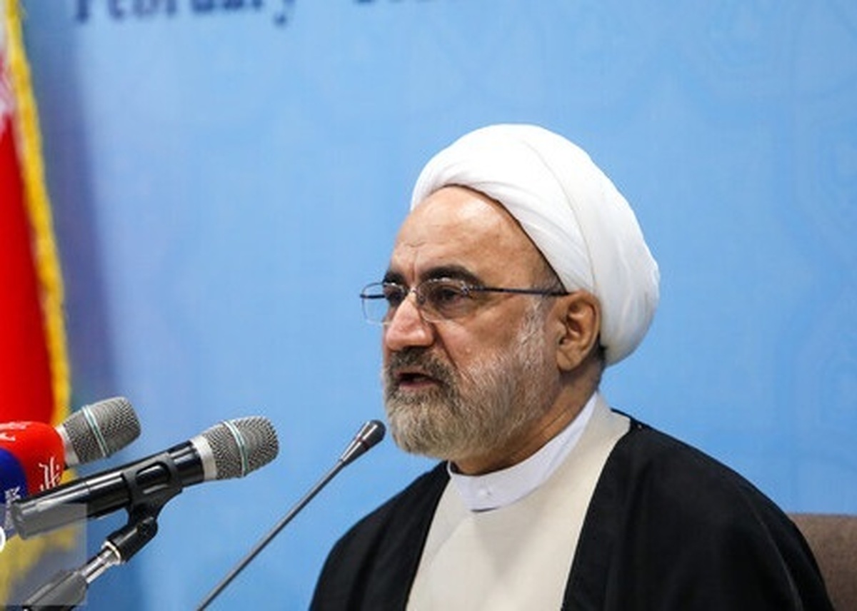 دستگیری ۹ نفر در رابطه با مسمومیت الکلی در استان البرز