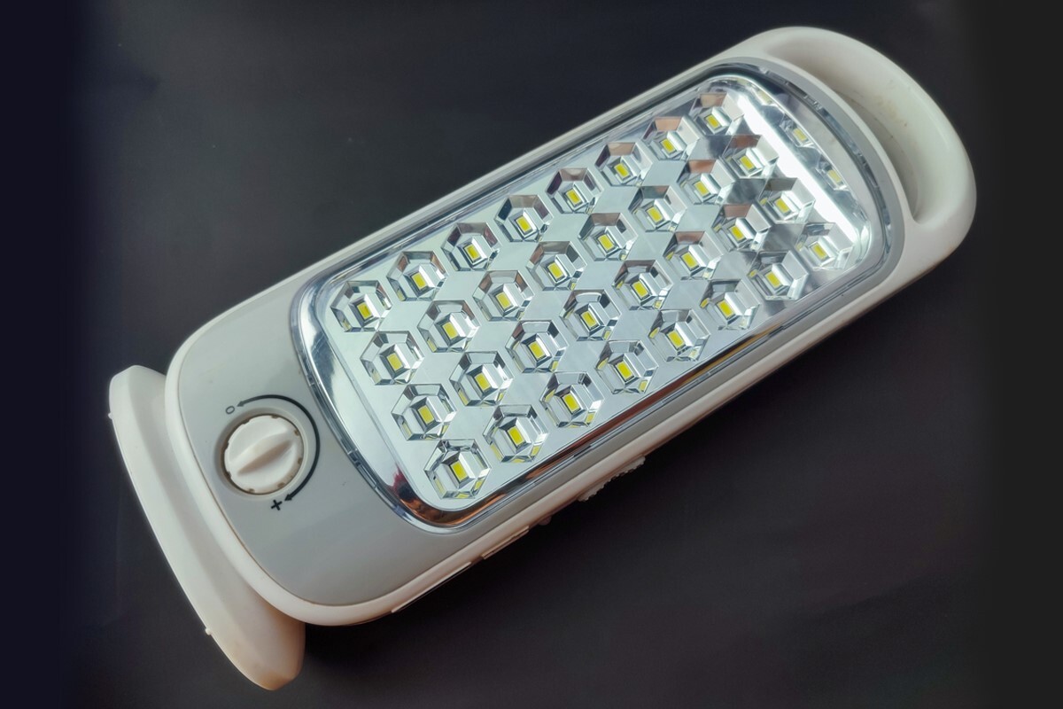 لیست وسایل و چراغهای مناسب زمان قطعی برق لیست وسایل و چراغهای مناسب زمان قطعی برق