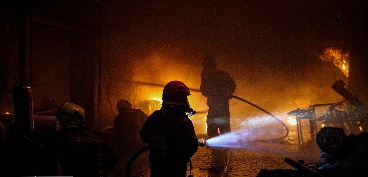 آتش‌سوزی کارگاه مبل در تهران / فوت ۴ نفر