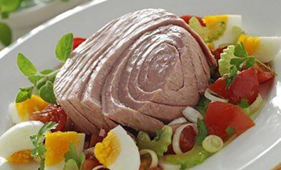 بلایی که خوردن تخم مرغ و تن ماهی باهم سرتان میآورد