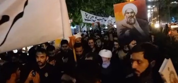 فیلم| پیادهروی شبانه علیه «بیحجابی» با هدایت علیرضا پناهیان