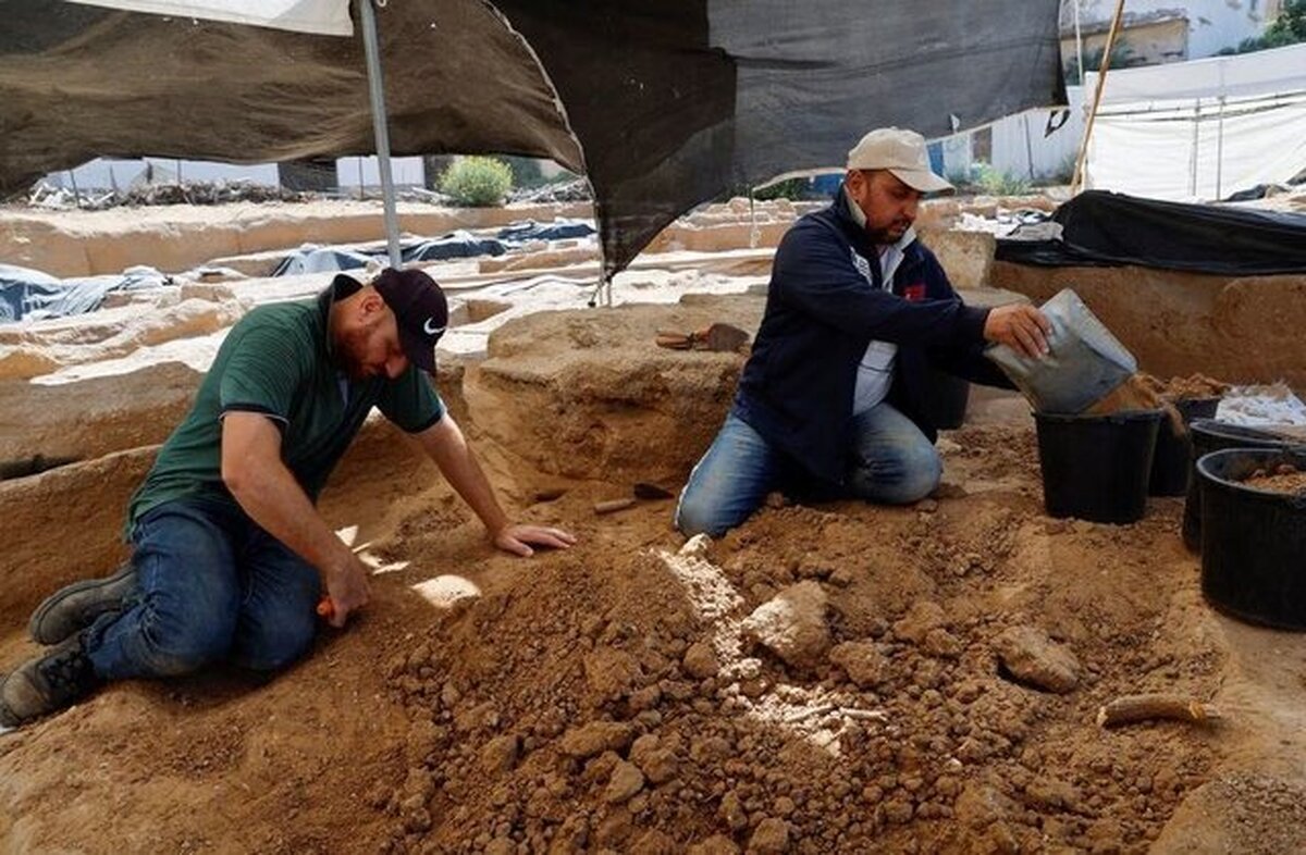 کشف بیش از ۱۰۰ گور تاریخی در فلسطین