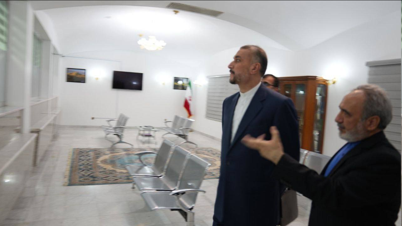 عکس| بازدید امیرعبداللهیان از سفارت ایران در عربستان