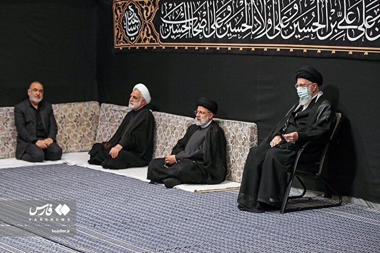 تصاویر| عزاداری شب تاسوعا با حضور رهبر انقلاب