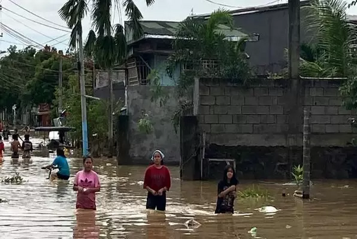 طوفان در فیلیپین/ ۱۳ نفر کشته شدند