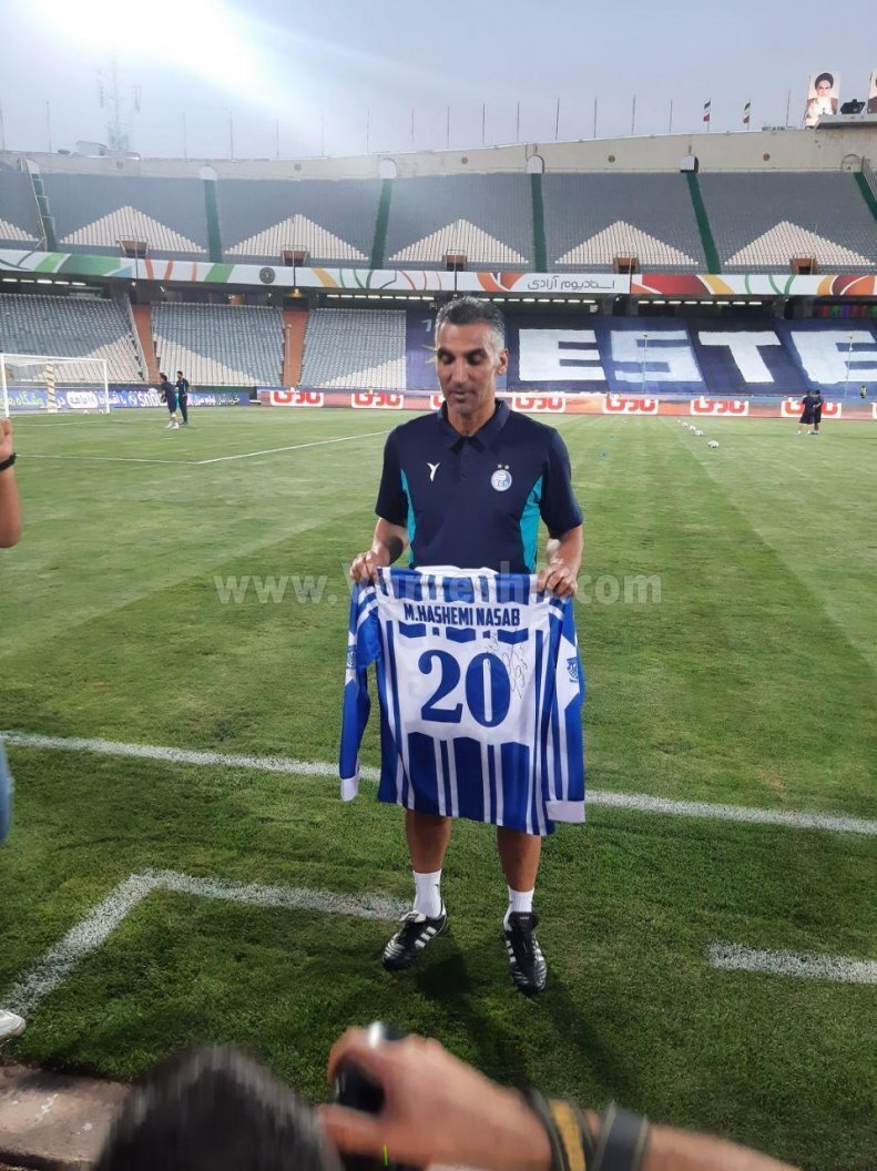 عکس| هاشمی‌نسب با لباس جنجالی‌ترین دربی ایران