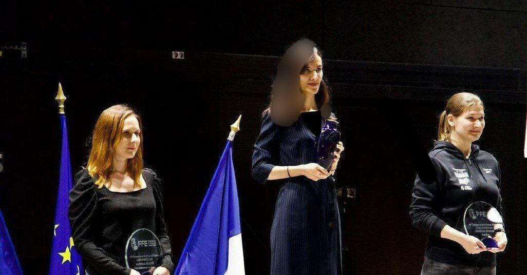 عکس حسرت‌بار دختر شطرنج باز ایرانی زیر پرچم فرانسه
