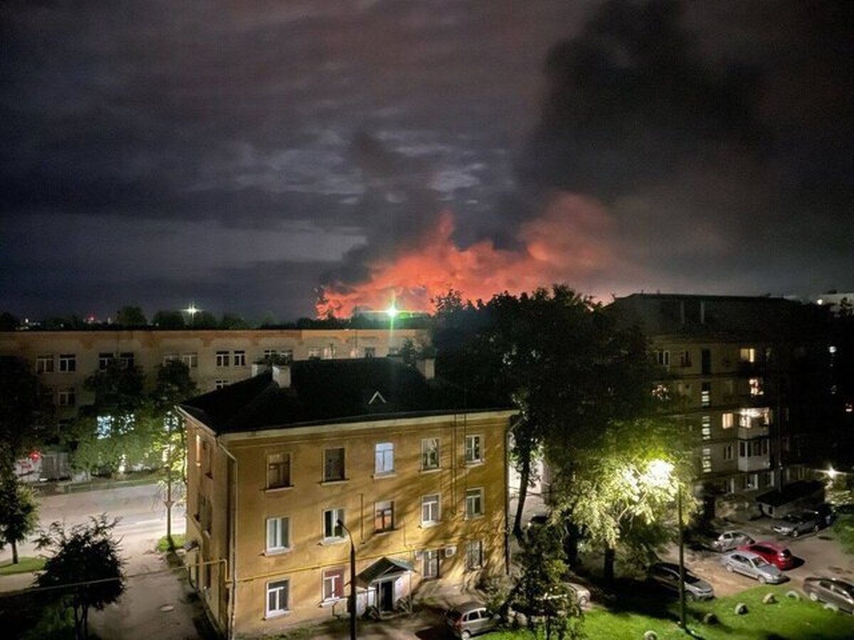 حمله پهپادی به فرودگاه پسکوف روسیه/ ۴ هواپیمای ترابری نظامی آتش گرفت