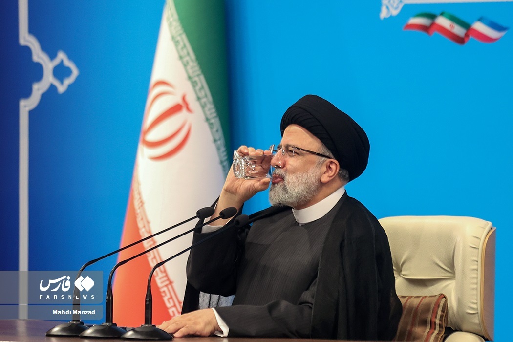 عکس‌هایی که رئیسی به عکاسان سفارش داد از او بگیرند!