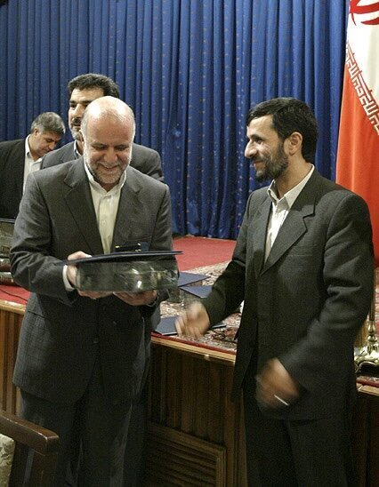 عکس قدیمی از محمود احمدی نژاد و بیژن زنگنه کنار هم