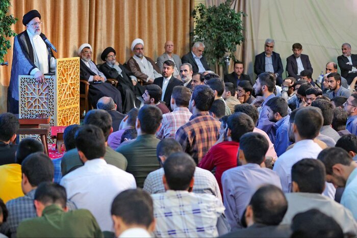 رئیسی در جمع دانشجویان دانشگاه امام صادق چه گفت؟ رئیسی در جمع دانشجویان دانشگاه امام صادق چه گفت؟