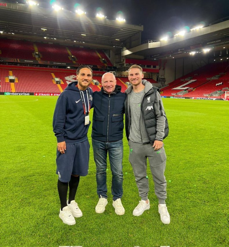 خوشحال‌ترین پدر دنیا: باران اشک در آنفیلد!