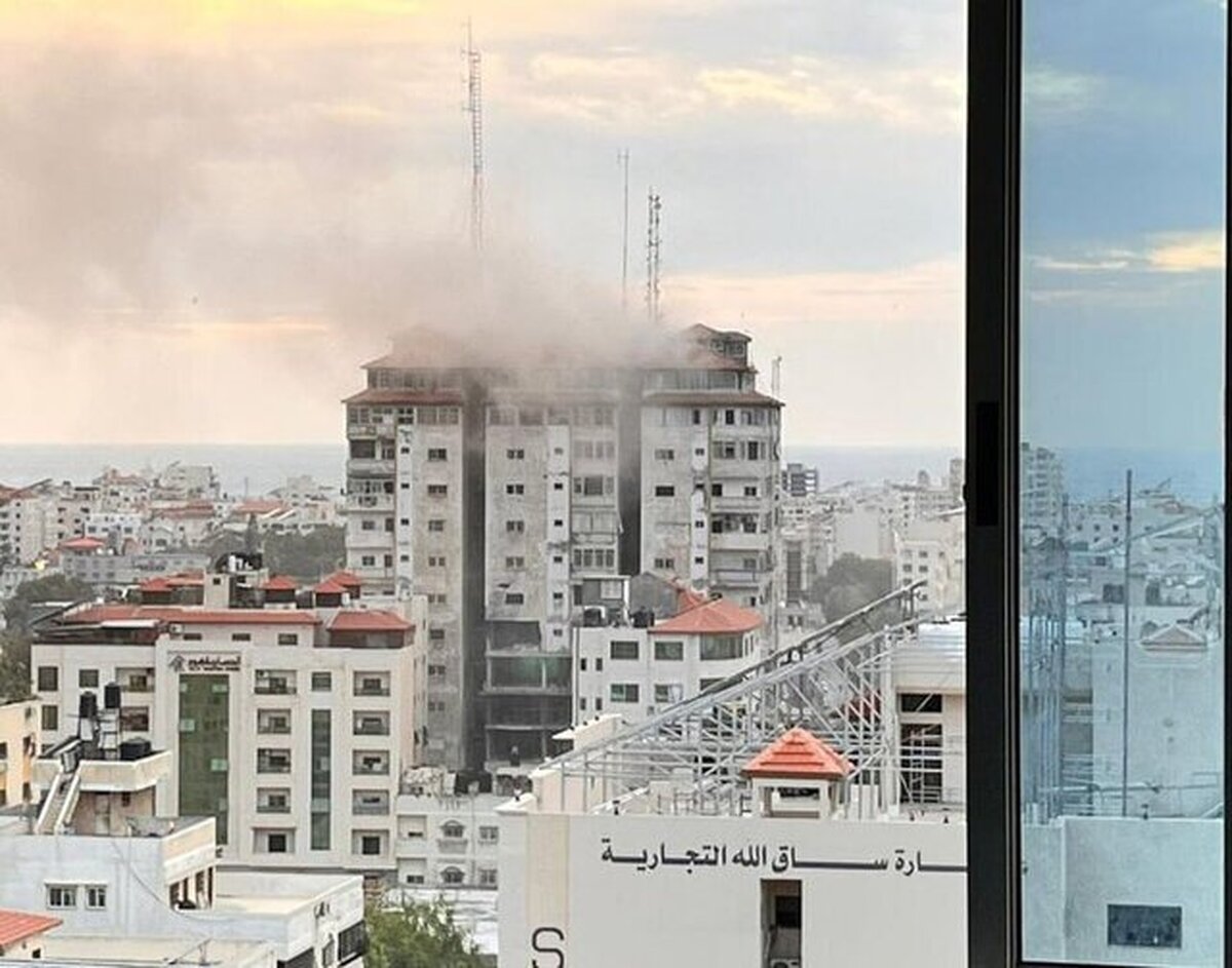 فیلم| اسرائیل برج فلسطین را بمباران کرد/ ابوعبیده: تل‌آویو منتظر پاسخ باشد
