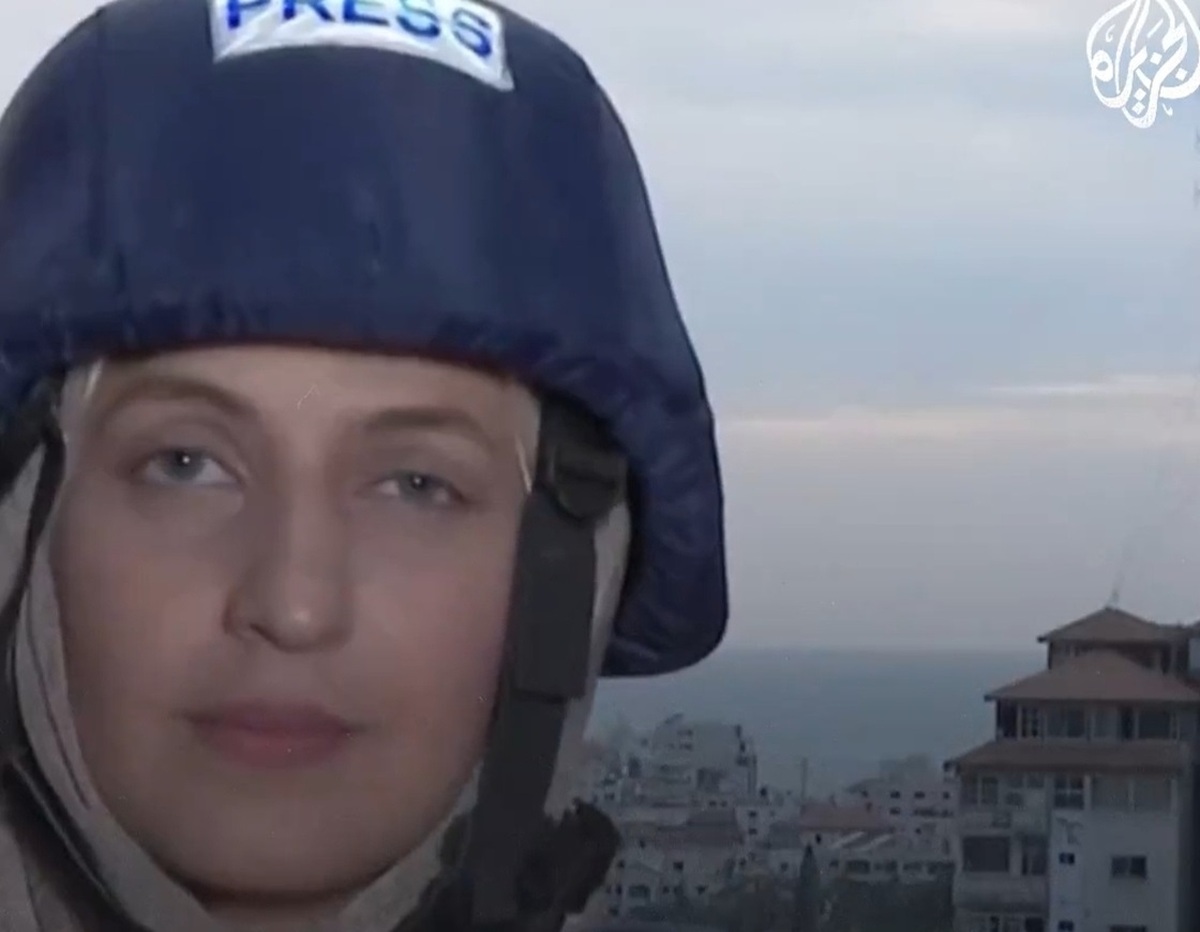 فیلم| وحشت خانم خبرنگار هنگام اصابت موشک به برج فلسطین!