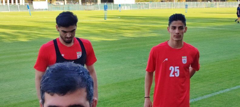 عکس| اقدام دهه شصتی قلعهنویی/ مدافع جوان برای حضور در تیم ملی موهایش را زد! عکس| اقدام دهه شصتی قلعهنویی/ مدافع جوان برای حضور در تیم ملی موهایش را زد!