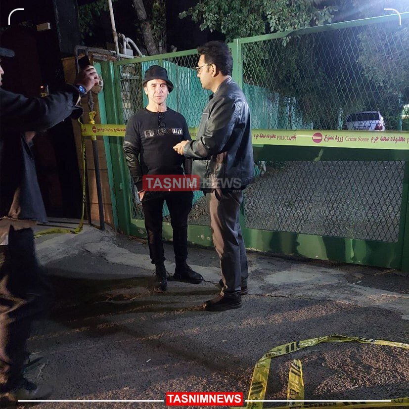 عکس| تصویری از حضور شبانه امین حیایی مقابل ویلای مرحوم داریوش مهرجویی!