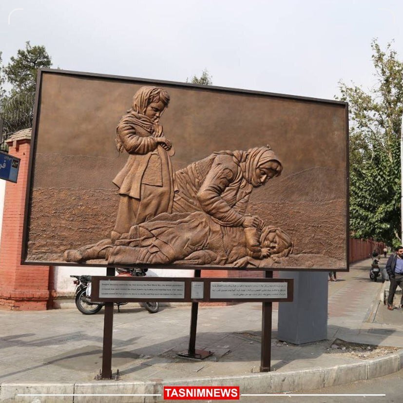 عکس| داستان قاب جنجالی مقابل سفارت انگلیس چیست؟