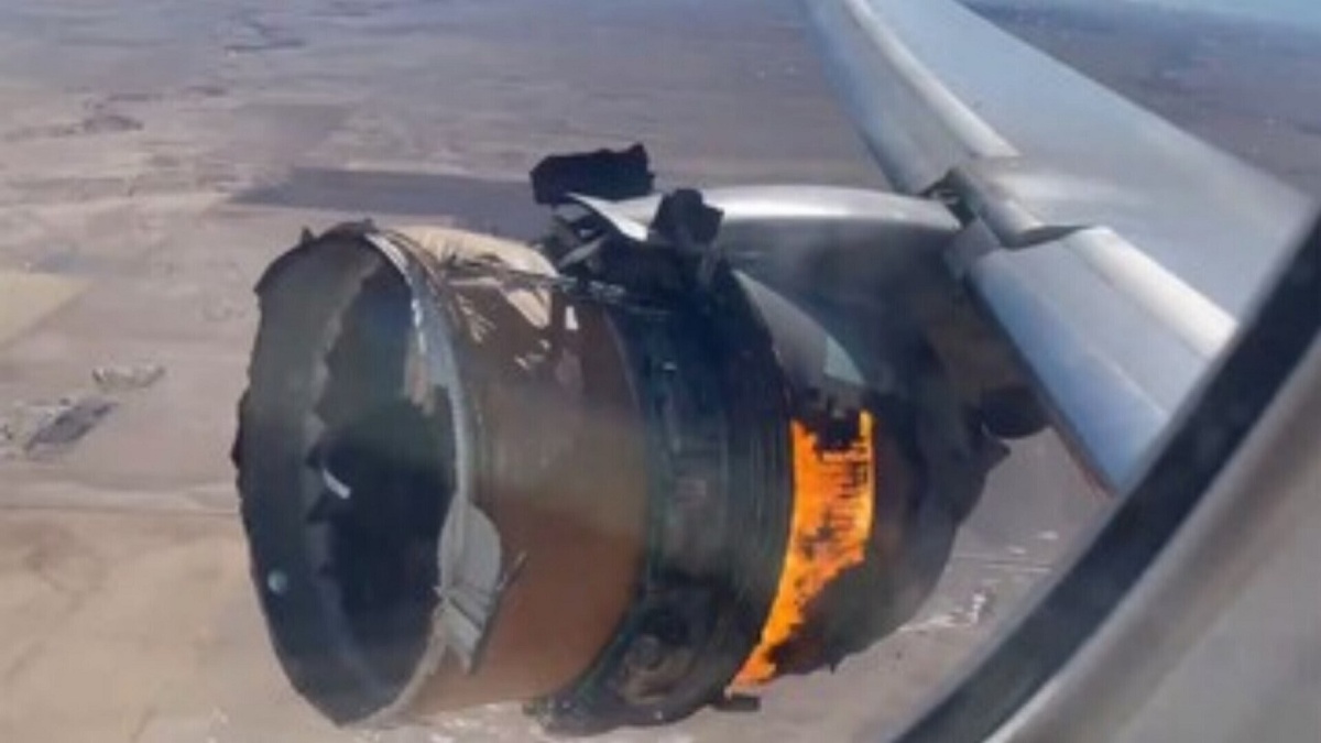 فیلم| آتش گرفتن موتور هواپیما!