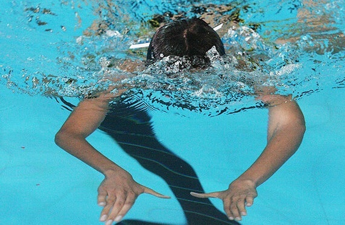 بهبود درد‌های عضلانی با شنا کردن