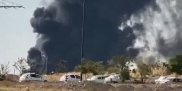 عکس| واژگونی تانکر سوخت در تبریز/ 2 نفر کشته شدند