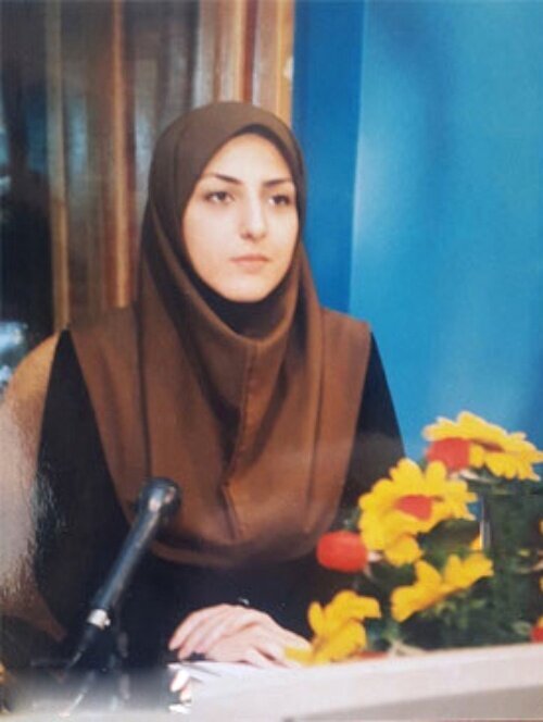 عکس| تصویر قدیمی از المیرا شریفی مقدم در ۱۹ سالگی در حال گویندگی!