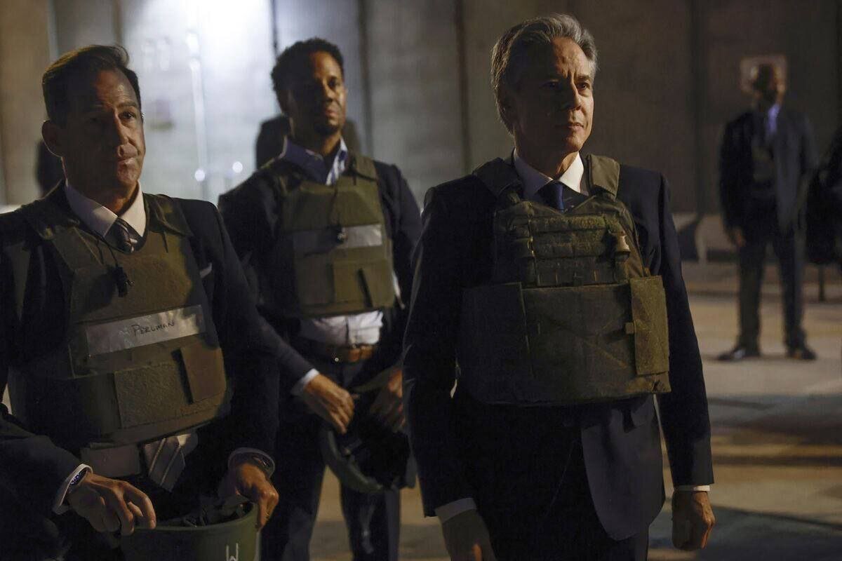 عکس| بلینکن با جلیقه ضد گلوله وارد بغداد شد