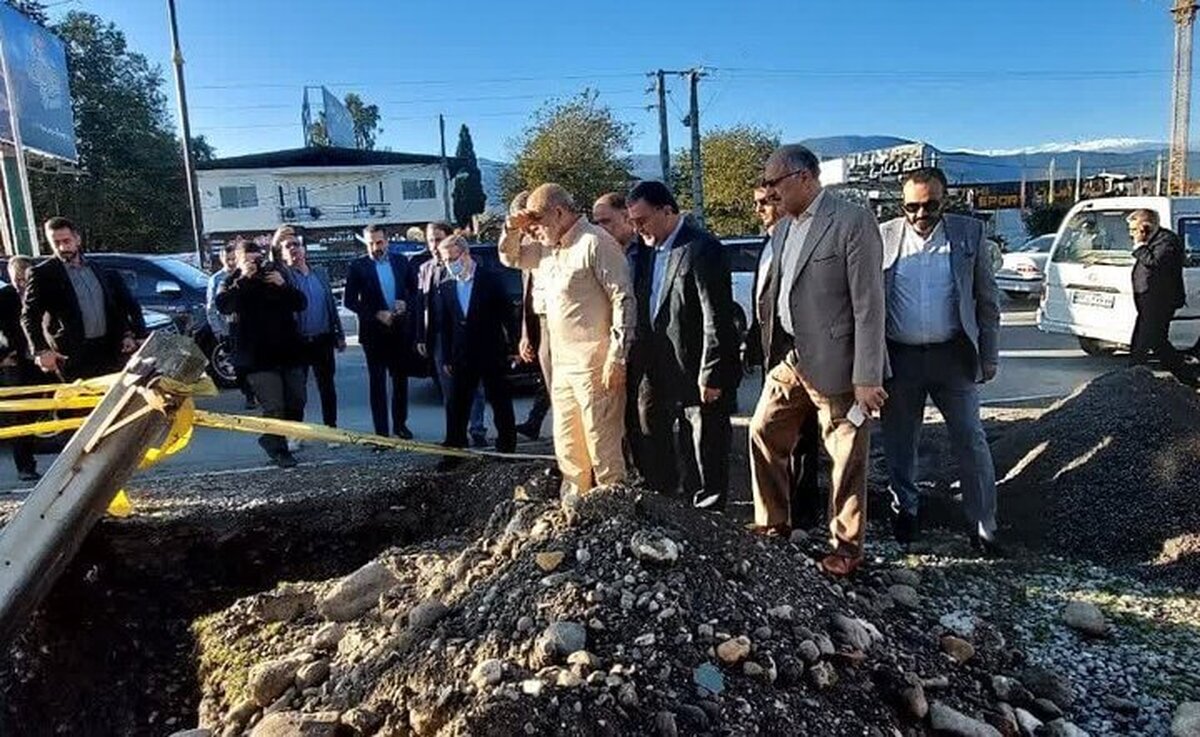 وزیر کشور از مناطق سیل زده مازندران بازدید کرد