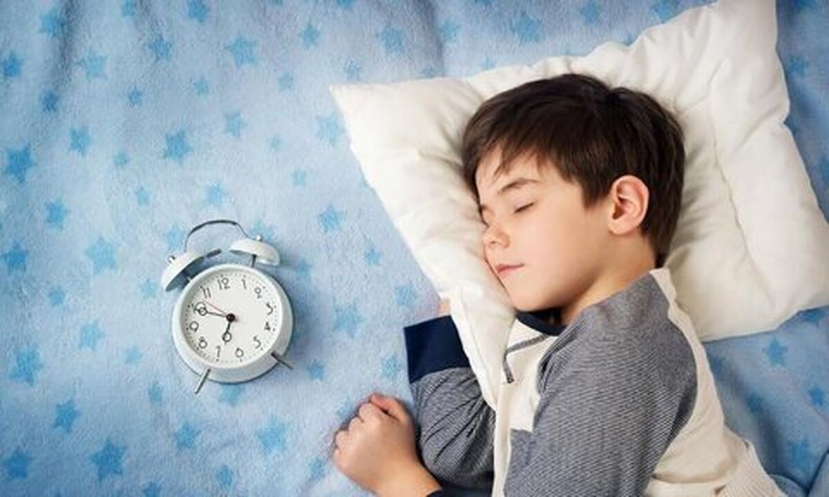 خواب نامنظم و دیرخوابیدن، ترشح هورمون رشد را مختل می‌کند