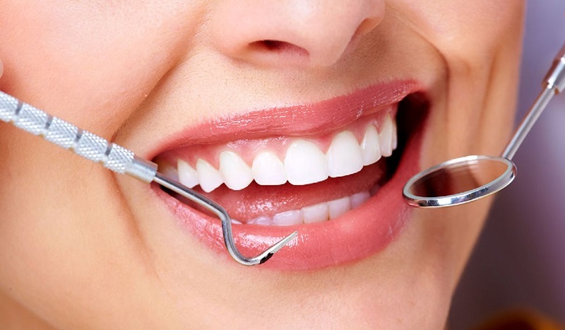 مصرف این نوشیدنی به مینای دندانتان آسیب می‌زند