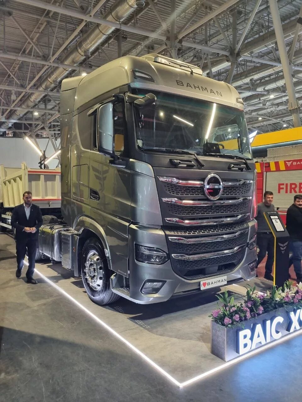 عکس| بنز چینی، قویترین کشنده بازار ایران عکس| بنز چینی، قویترین کشنده بازار ایران