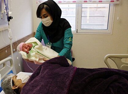 عباس عبدی: ۲۵ هزار میلیارد تومان هزینه شده، اما تعداد زاد و ولد‌ها کاهش یافته است