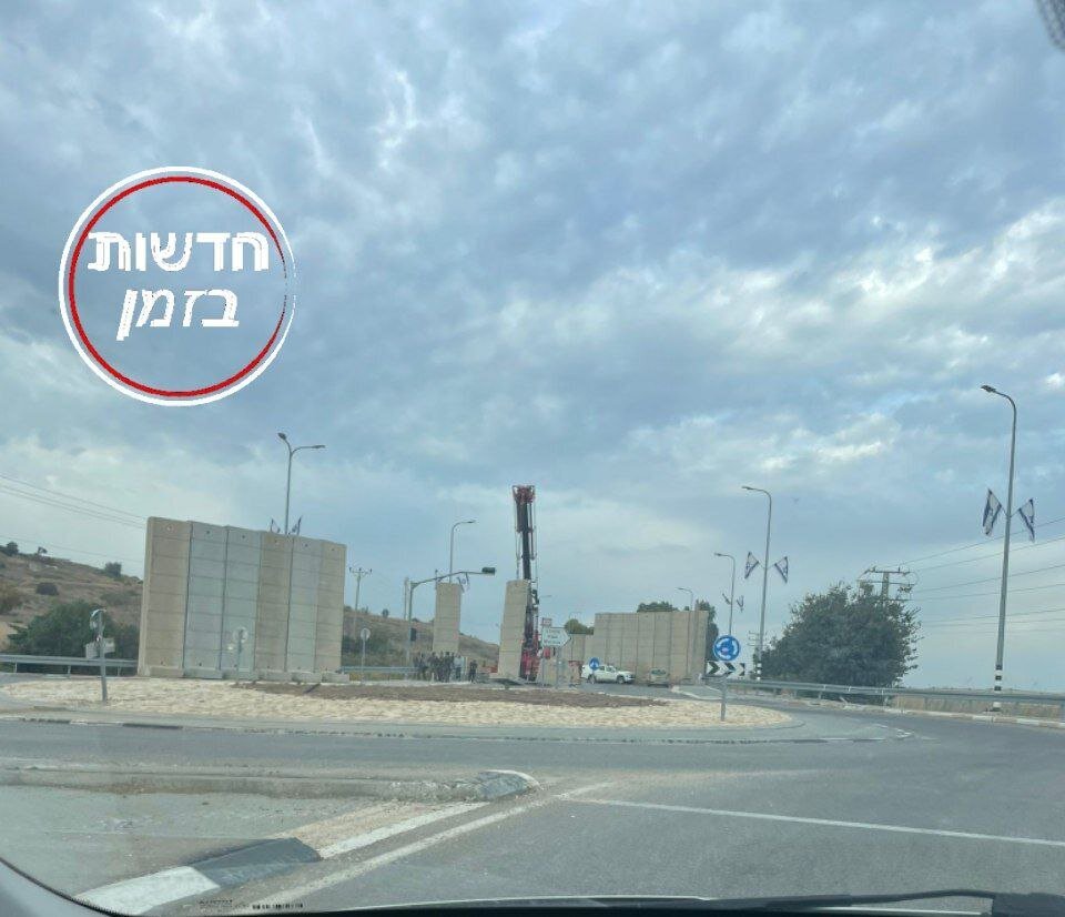 عکس| نصب دیوارهای بتنی در شهرک‌های اسرائیلی در مرز لبنان