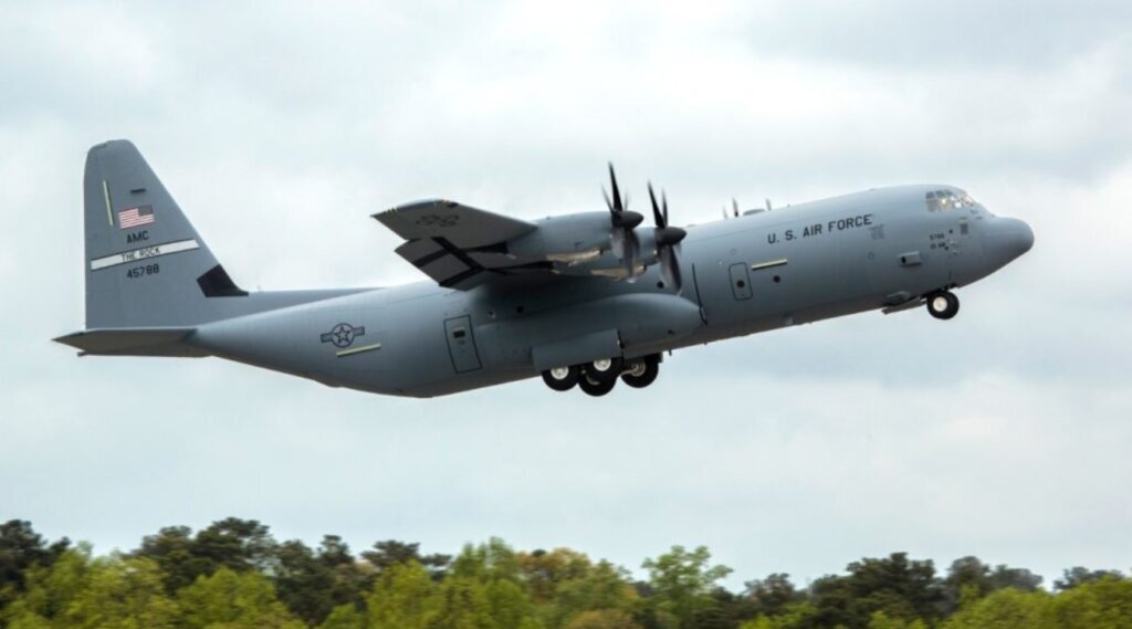 عکس| در جنگ اتمی این هواپیما خطرناک‌ترین پرنده آسمان است نه جنگنده‌های پنهان‌کار