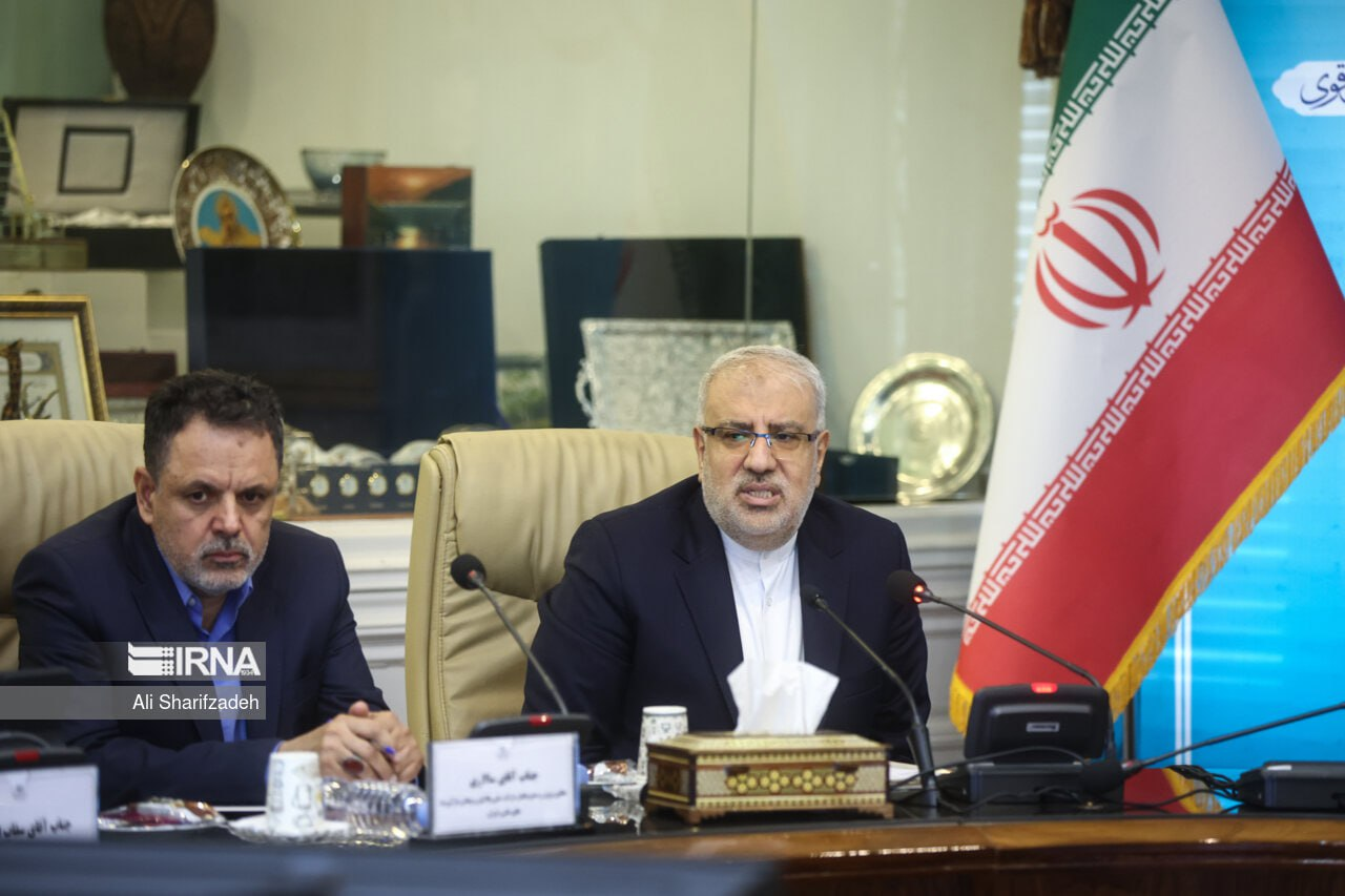 رئیسی به وزارت نفت رفت+عکس رئیسی به وزارت نفت رفت+عکس