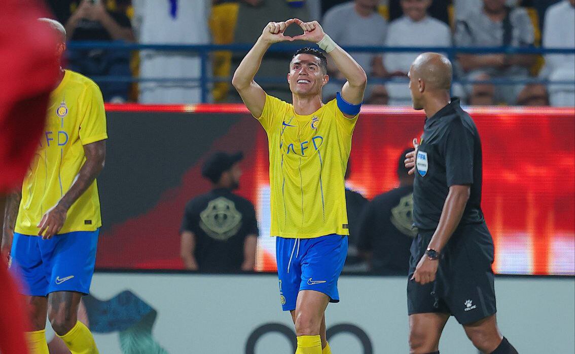 عکس| عشق بازی رونالدو با جورجینا در بازی النصر و الدحیل