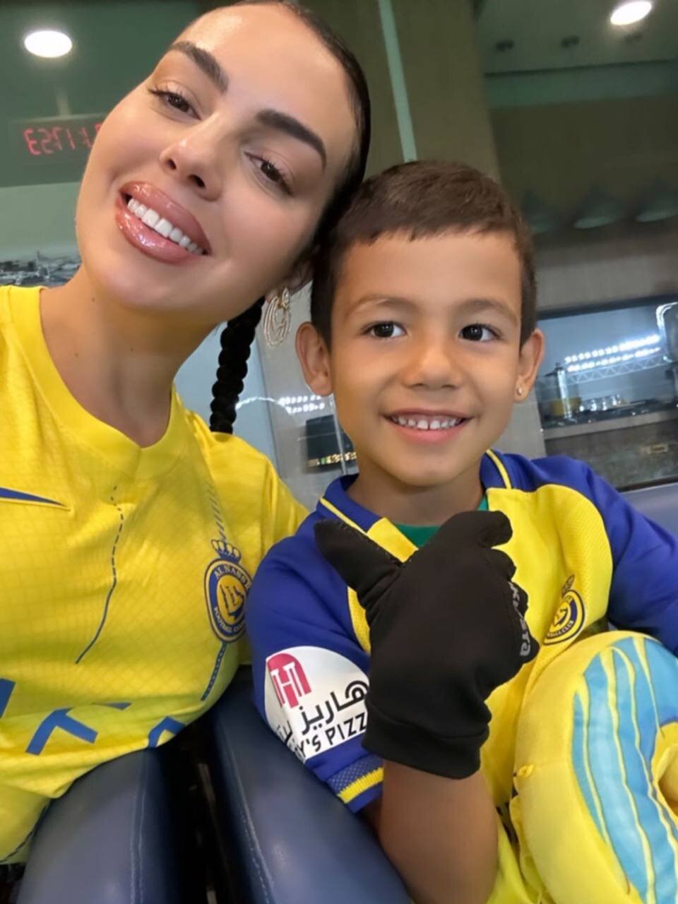 عکس| عشق بازی رونالدو با جورجینا در بازی النصر و الدحیل