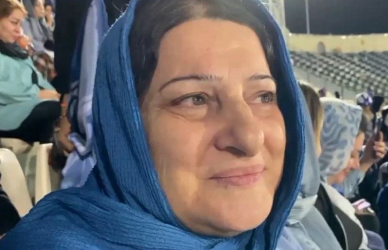 گلزنی مهاجم استقلال در حضور مادرش+عکس گلزنی مهاجم استقلال در حضور مادرش+عکس