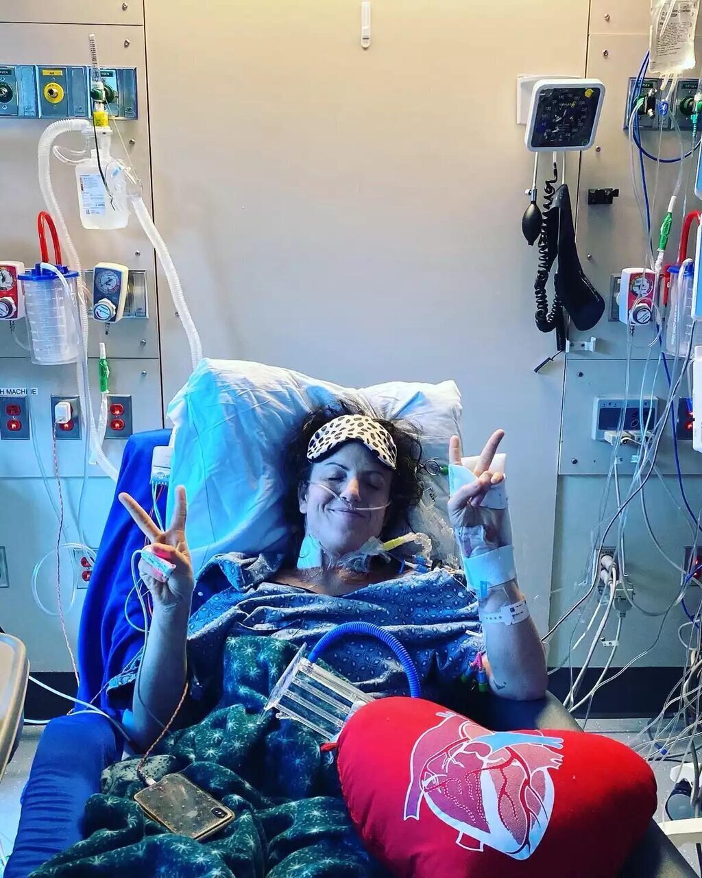 عکس| این زن آمریکایی نبض ندارد و با باتری زندگی میکند عکس| این زن آمریکایی نبض ندارد و با باتری زندگی میکند