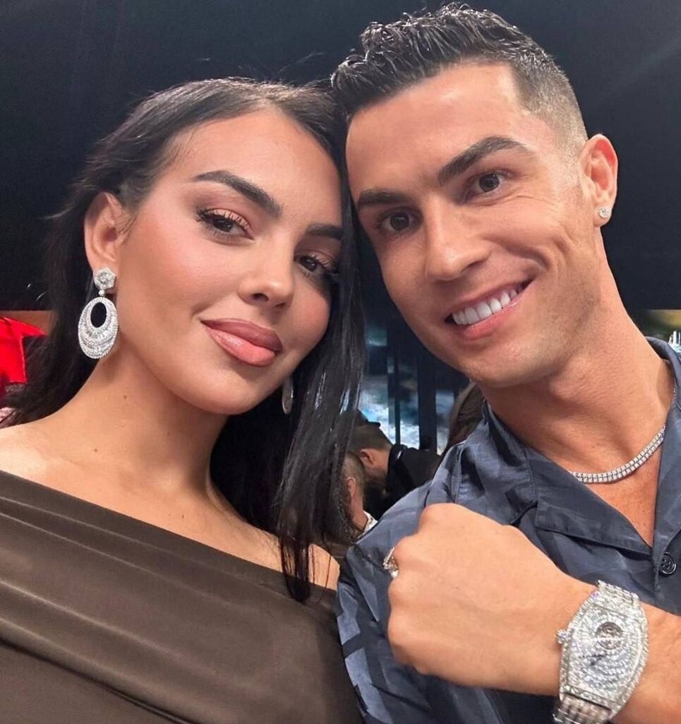 عکس| سلفی عاشقانه رونالدو و جورجینا در یک مراسم ویژه منتشر شد عکس| سلفی عاشقانه رونالدو و جورجینا در یک مراسم ویژه منتشر شد