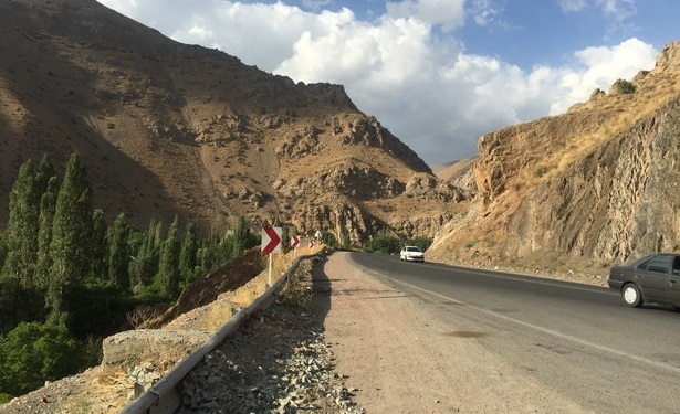تردد در جاده کرج – چالوس فقط برای افراد محلی میسر است