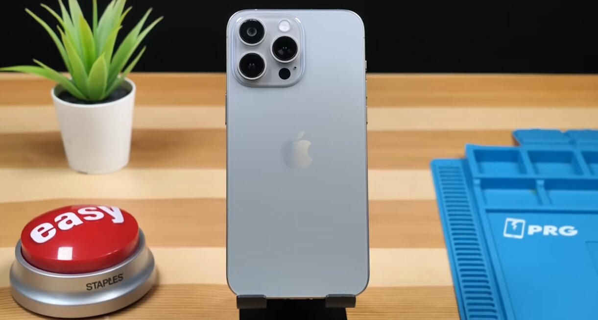 عکس| این آیفون ۱۵ تقلبی که با اصلش مو نمی‌زند!