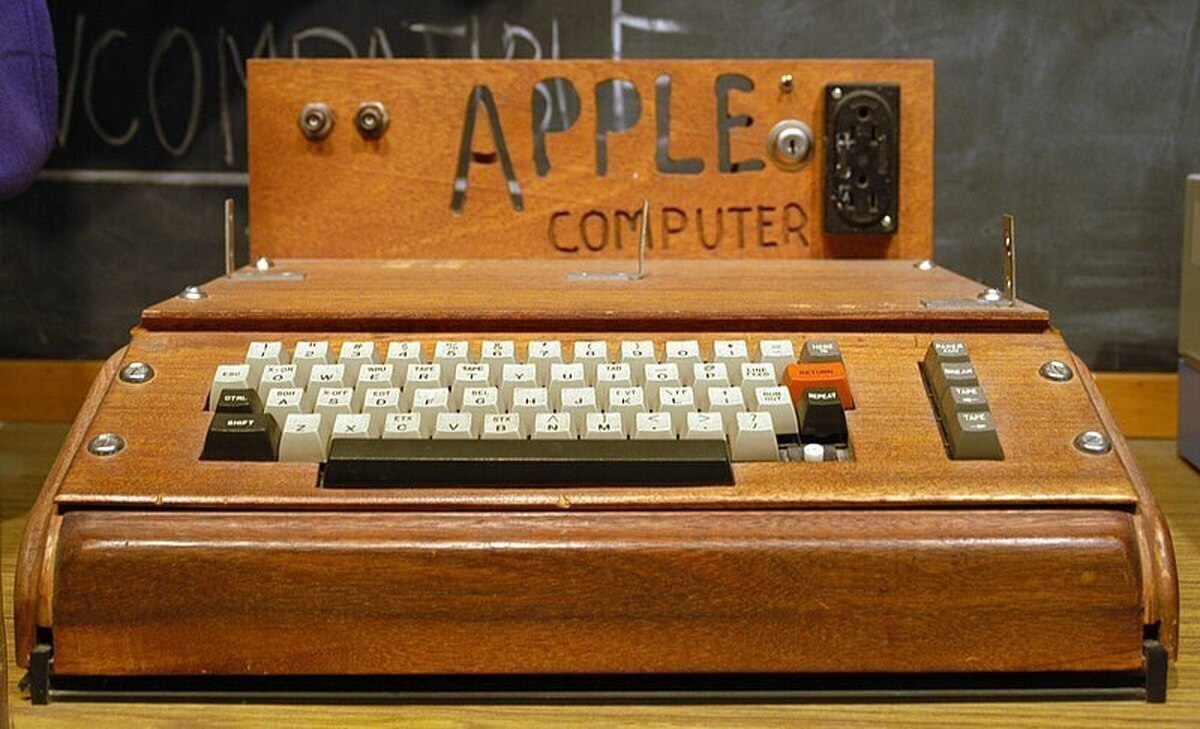 عکس| اولین کامپیوتر اپل با قیمتی حدود ۳۰ میلیون تومان