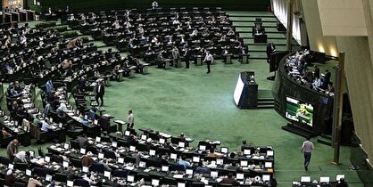 افزایش سن بازنشستگی عرفاً و شرعاً جایز نیست/ انتقاد از لایحه حجاب و عفاف