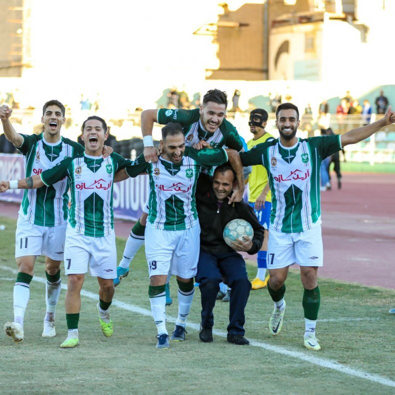 عکس| در لرستان آواز لیگ برتری می‌خوانند!