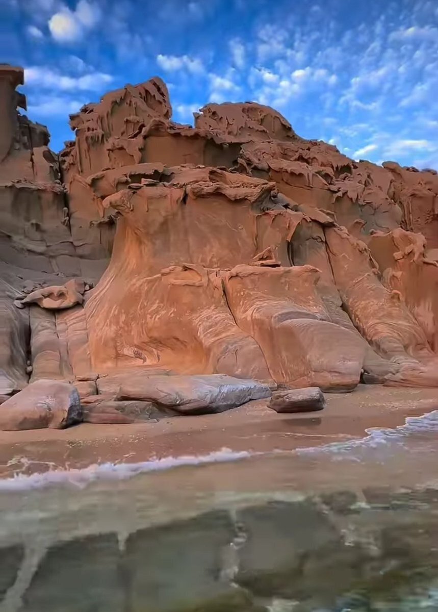 عکس| عجیب‌ترین ساحل جهان در مکسر هرمزگان