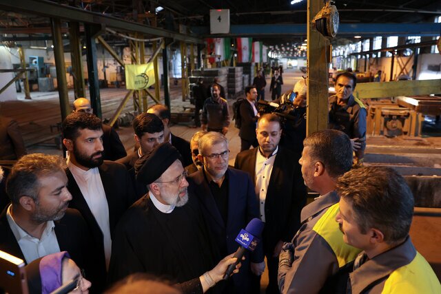 بازدید رئیسی از کارخانه ایران تراورس البرز+عکس بازدید رئیسی از کارخانه ایران تراورس البرز+عکس