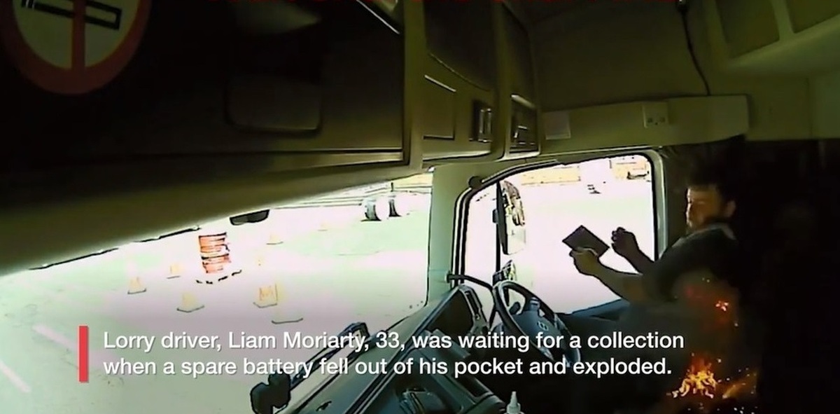فیلم| باتری در جیب راننده کامیون منجر به آتش سوزی شد