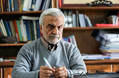 اگر رئیسی توانسته دست ولیعهد وهابی را بفشارد چرا نتواند دست سیدمحمد خاتمی را بفشارد؟ / چه کسی و کجا دیپلم حزب‌اللهی بودن را می‌دهند؟