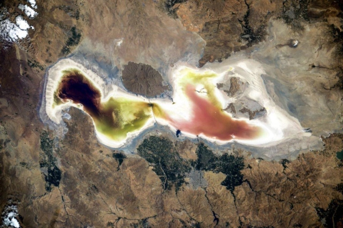 تصاویر ماهواره‌ای از کاهش ۸۰ درصدی سطح آب دریاچه ارومیه